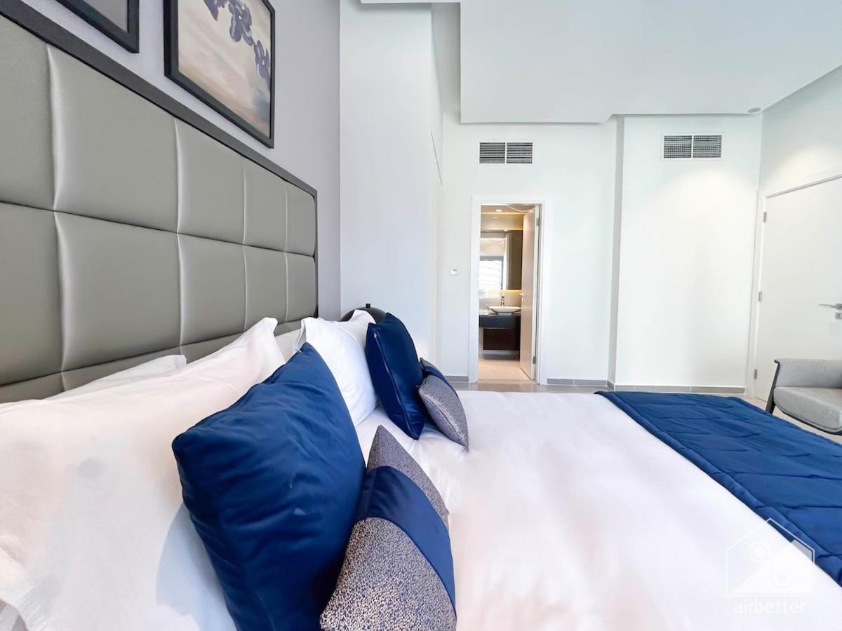 Luxury Stay At Damac Majestine With Balcony & Views Dubái Exterior foto